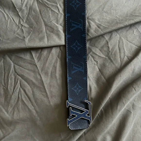 Louis Vuitton belt size 40 reversible - Picture 2 of 3